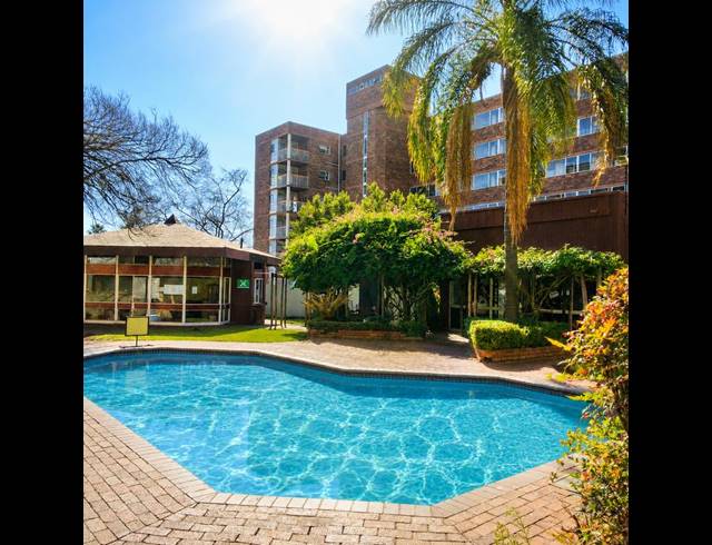 4 BEDROOM APARTMENT FOR SALE IN SUNNYSIDE